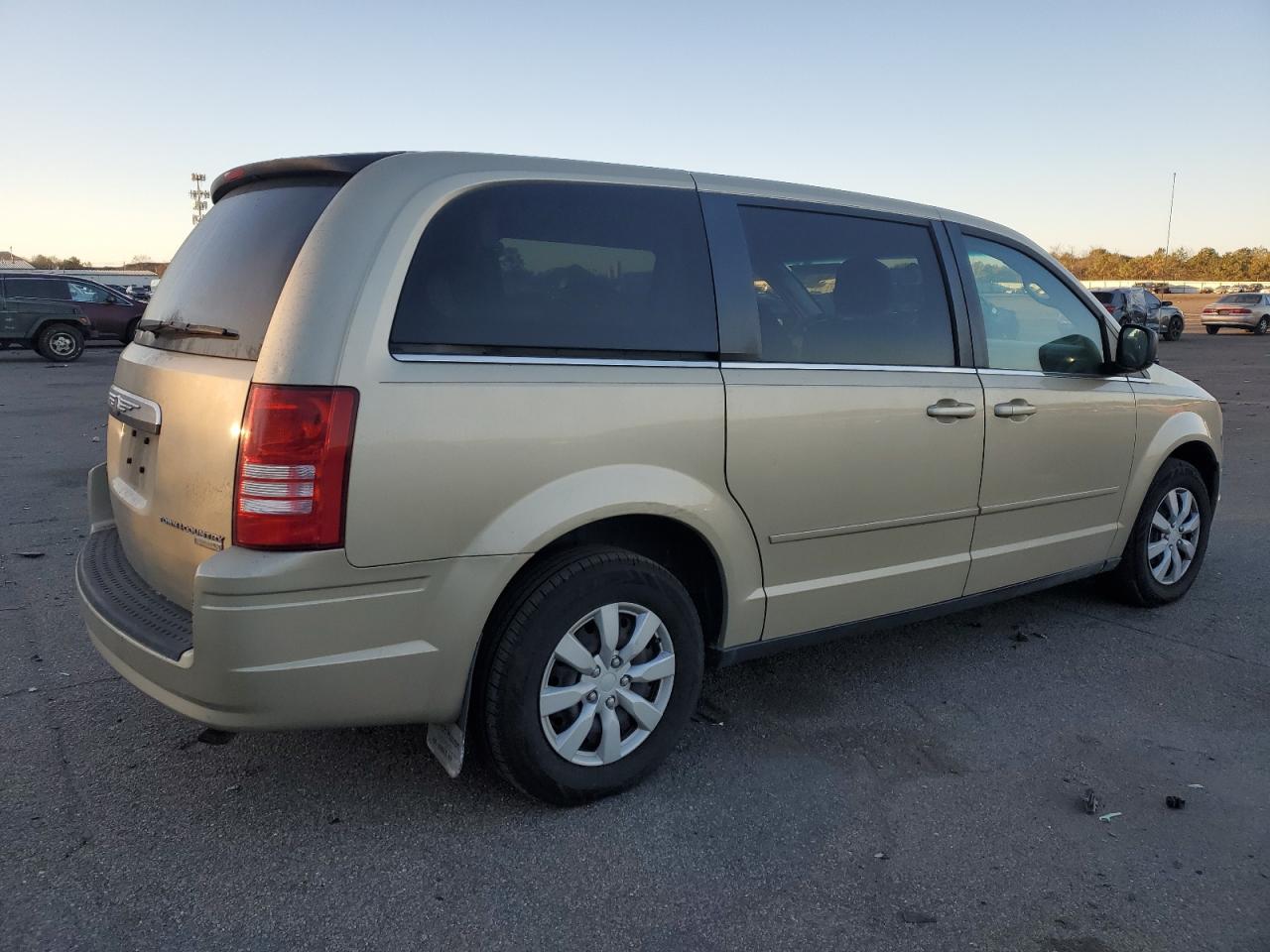 2010 Chrysler Town & Country VIN 2A4RR4DE1AR188989 Copart auction photo, front end / minor dent/scratches damage thumbnail 3
