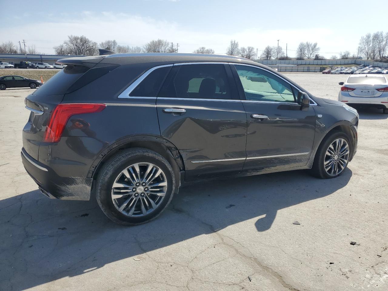 2019 Cadillac XT5 VIN 1GYKNFRS6KZ172768 Copart auction photo, side damage thumbnail 3