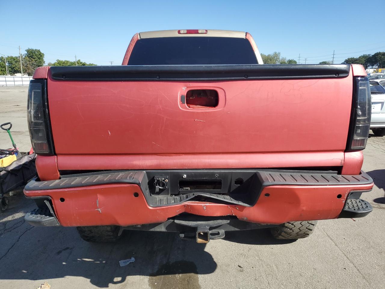 2004 Chevrolet Silverado VIN 1GCHK23284F256363 Copart auction photo, mechanical damage thumbnail 6