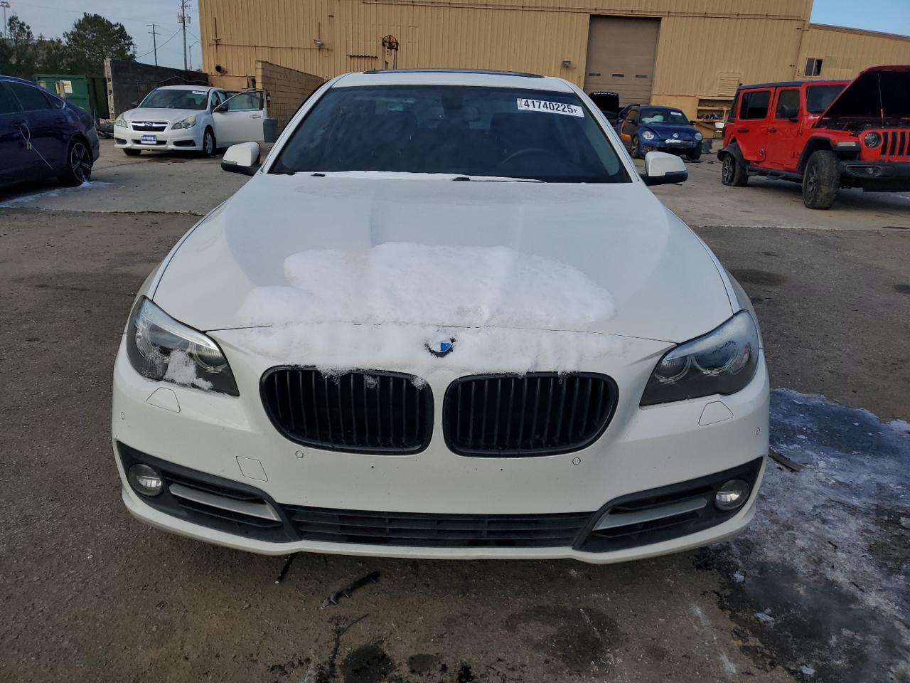 2016 BMW 5er VIN WBA5B1C5XGG552312 Copart auction photo, side / front end damage thumbnail 5