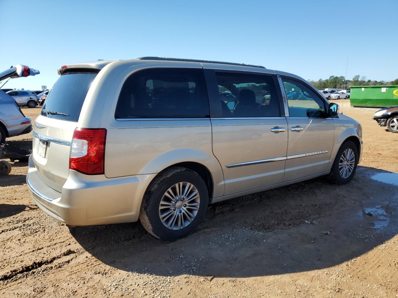 2014 Chrysler Town & Country VIN 2C4RC1CG9ER147508 Copart auction photo, front end damage thumbnail 3