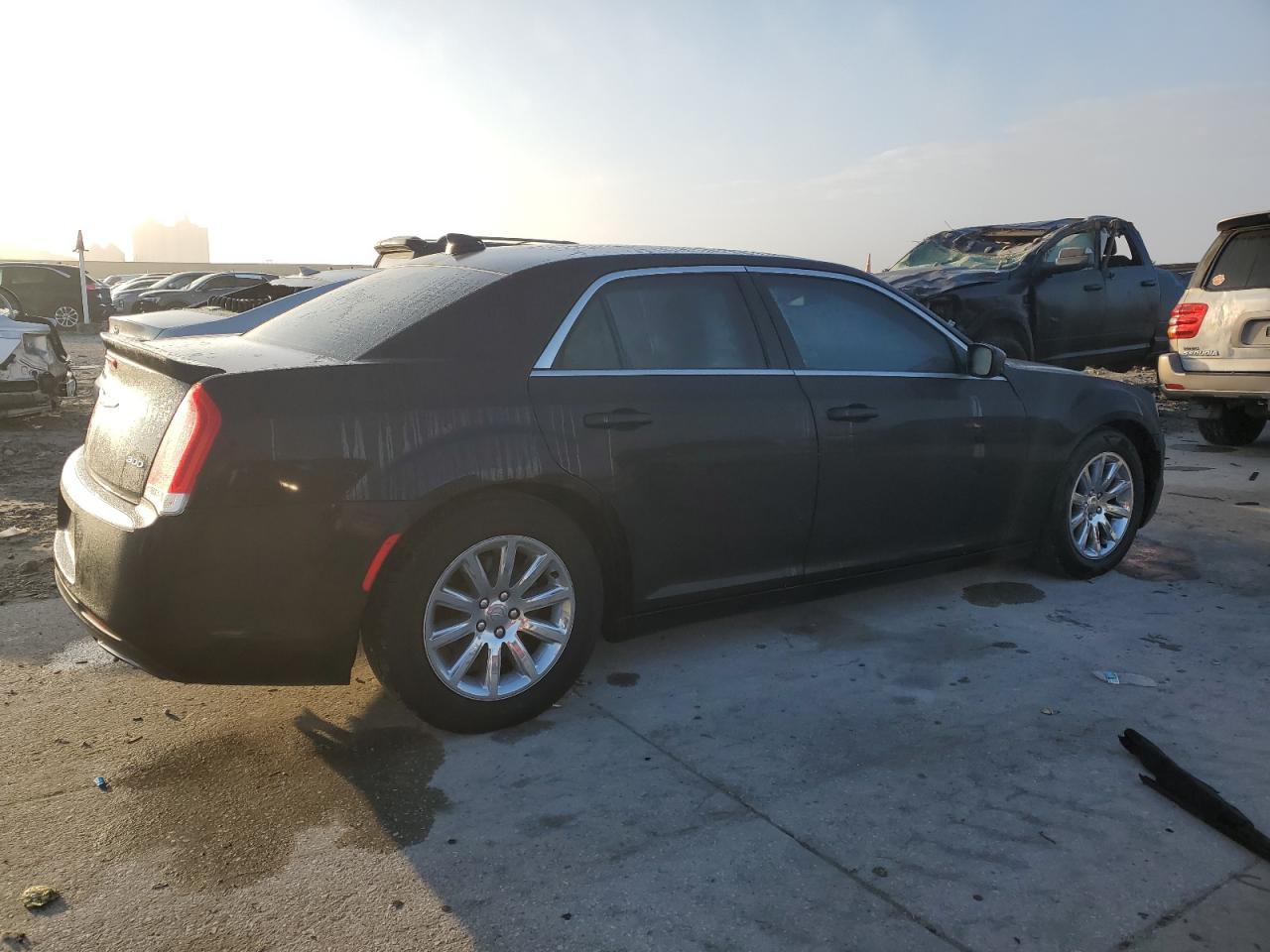 2015 Chrysler 300 VIN 2C3CCAAG1FH893956 Copart auction photo, normal wear / front end damage thumbnail 3