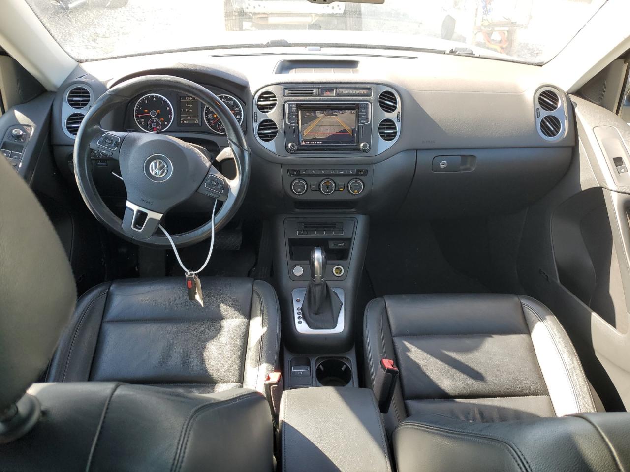 2017 Volkswagen Tiguan VIN WVGVV7AX1HK004856 Copart auction photo, front end / minor dent/scratches damage thumbnail 8