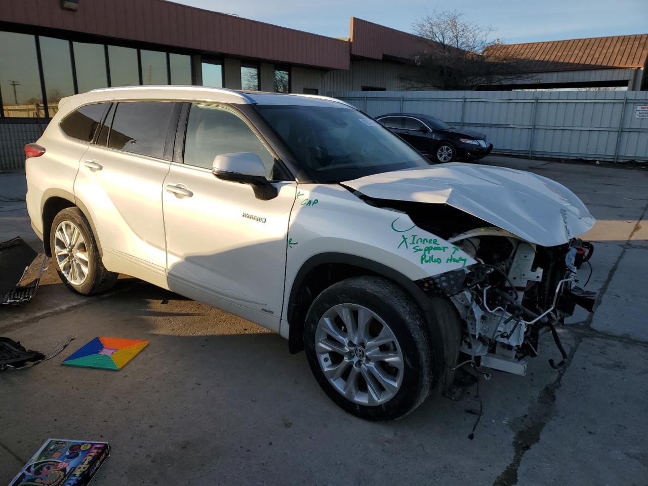 2021 Toyota Highlander VIN 5TDDBRCH6MS522894 Copart auction photo, front end damage thumbnail 4
