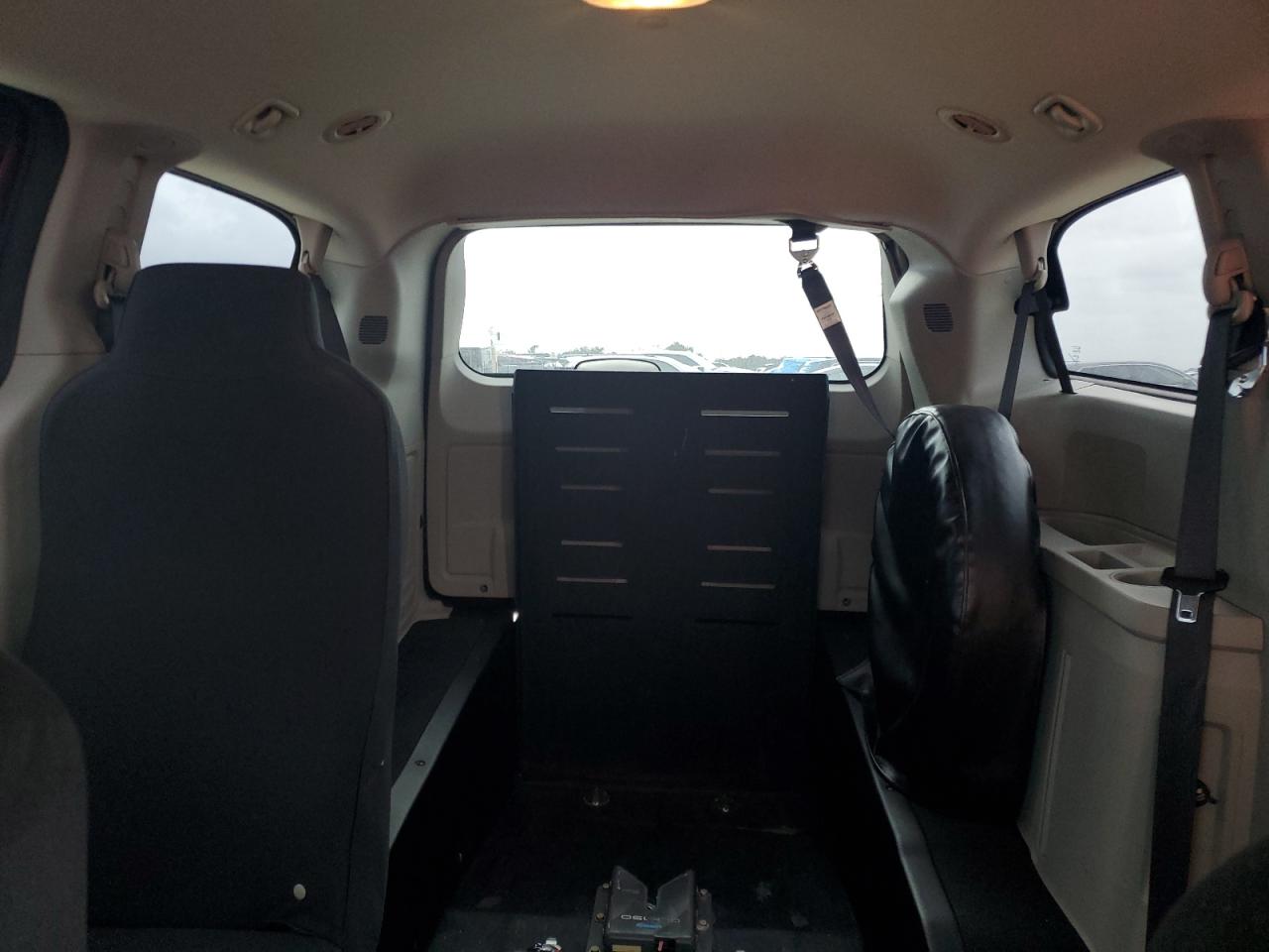 2015 Dodge Caravan VIN 2C4RDGCG6FR733228 Copart auction photo, water/flood damage thumbnail 10