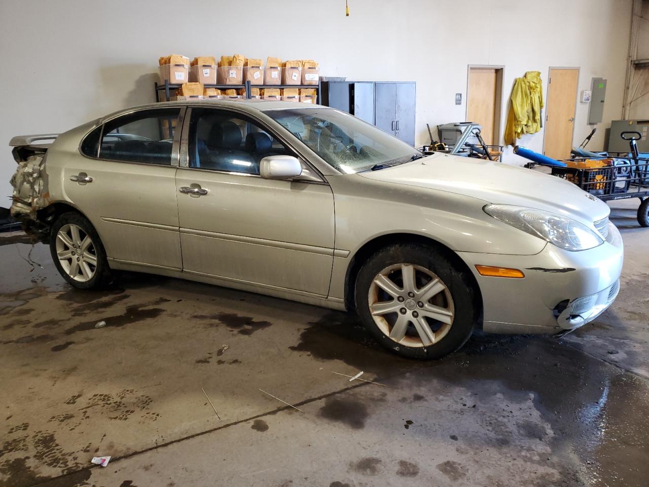 2004 Lexus ES VIN JTHBA30G140017768 Copart auction photo, rear end / front end damage thumbnail 4