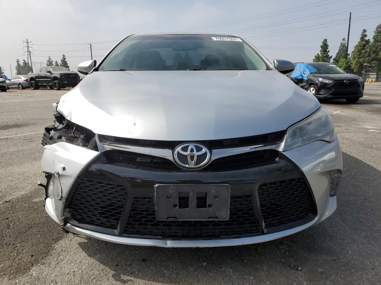2017 Toyota Camry VIN 4T1BK1FK6HU584356 Copart auction photo, front end / side damage thumbnail 5