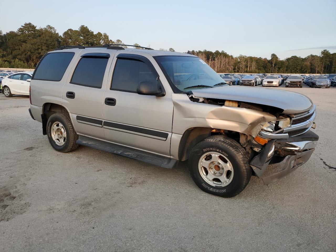 2005 Chevrolet Tahoe VIN 1GNEC13TX5J203057 Copart auction photo, front end damage thumbnail 4