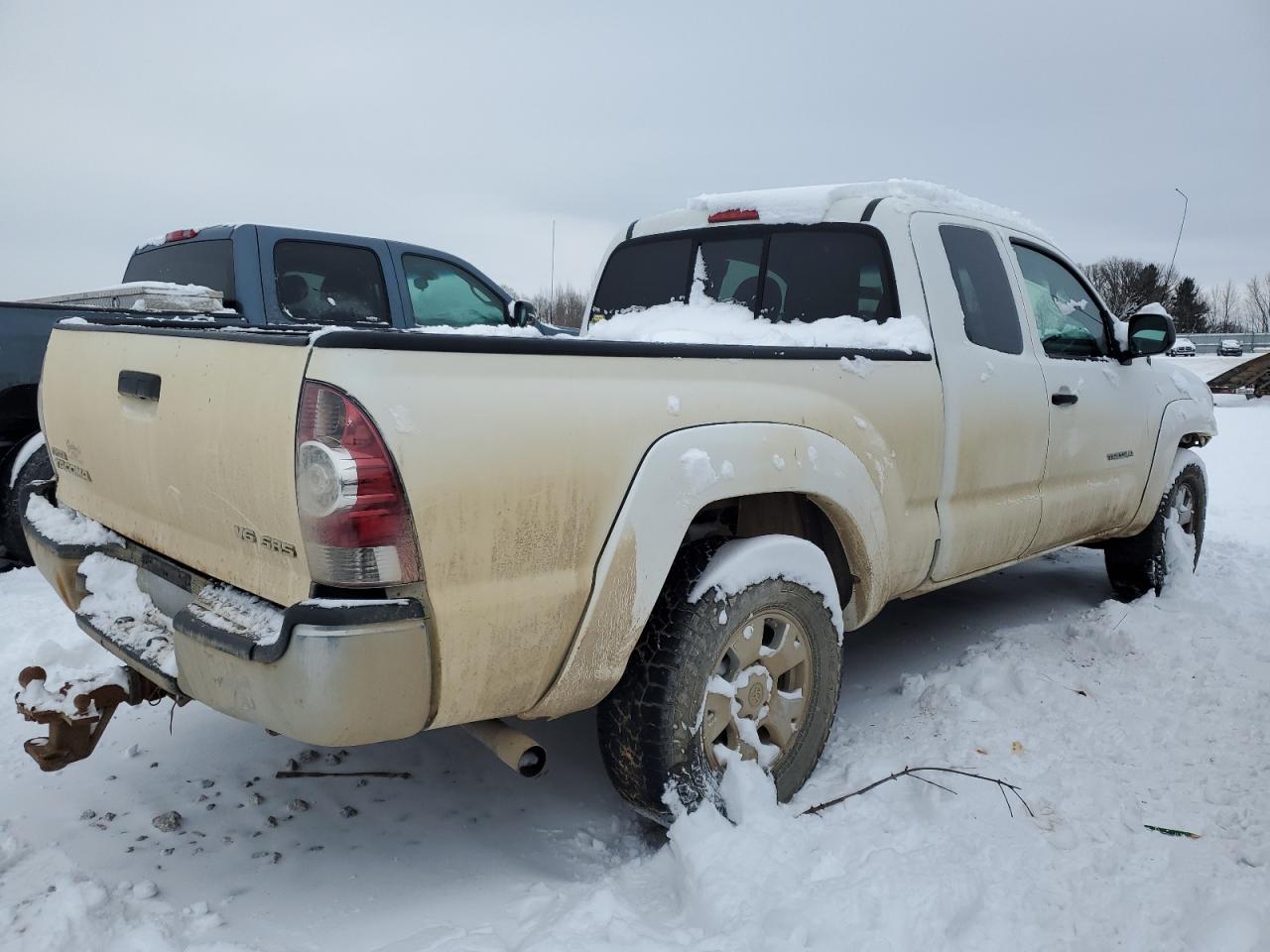 2010 Toyota Tacoma VIN 5TEUU4EN2AZ675223 Copart auction photo, front end damage thumbnail 3