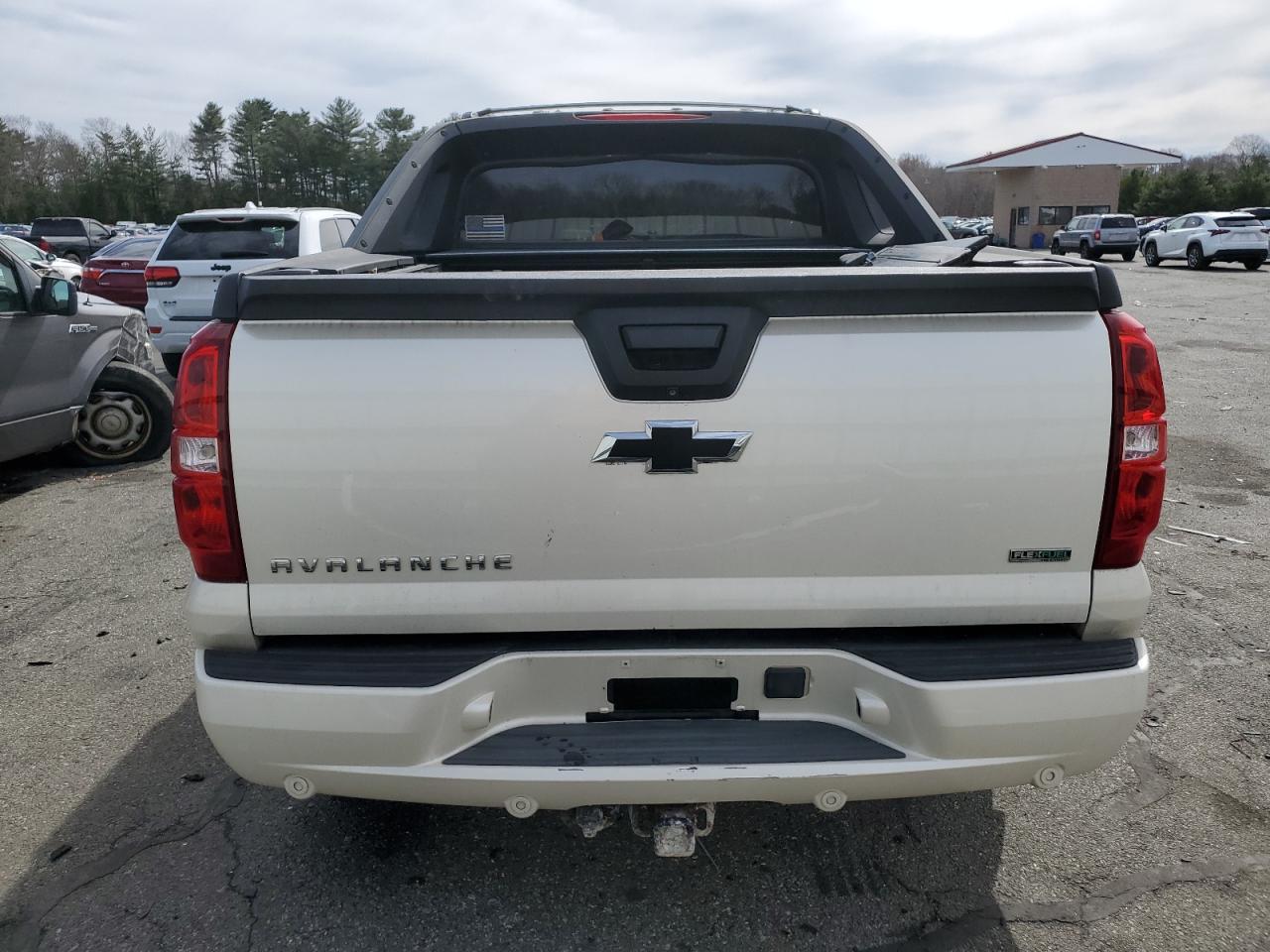2011 Chevrolet Avalanche VIN 3GNTKGE37BG150275 Copart auction photo, front end damage thumbnail 6