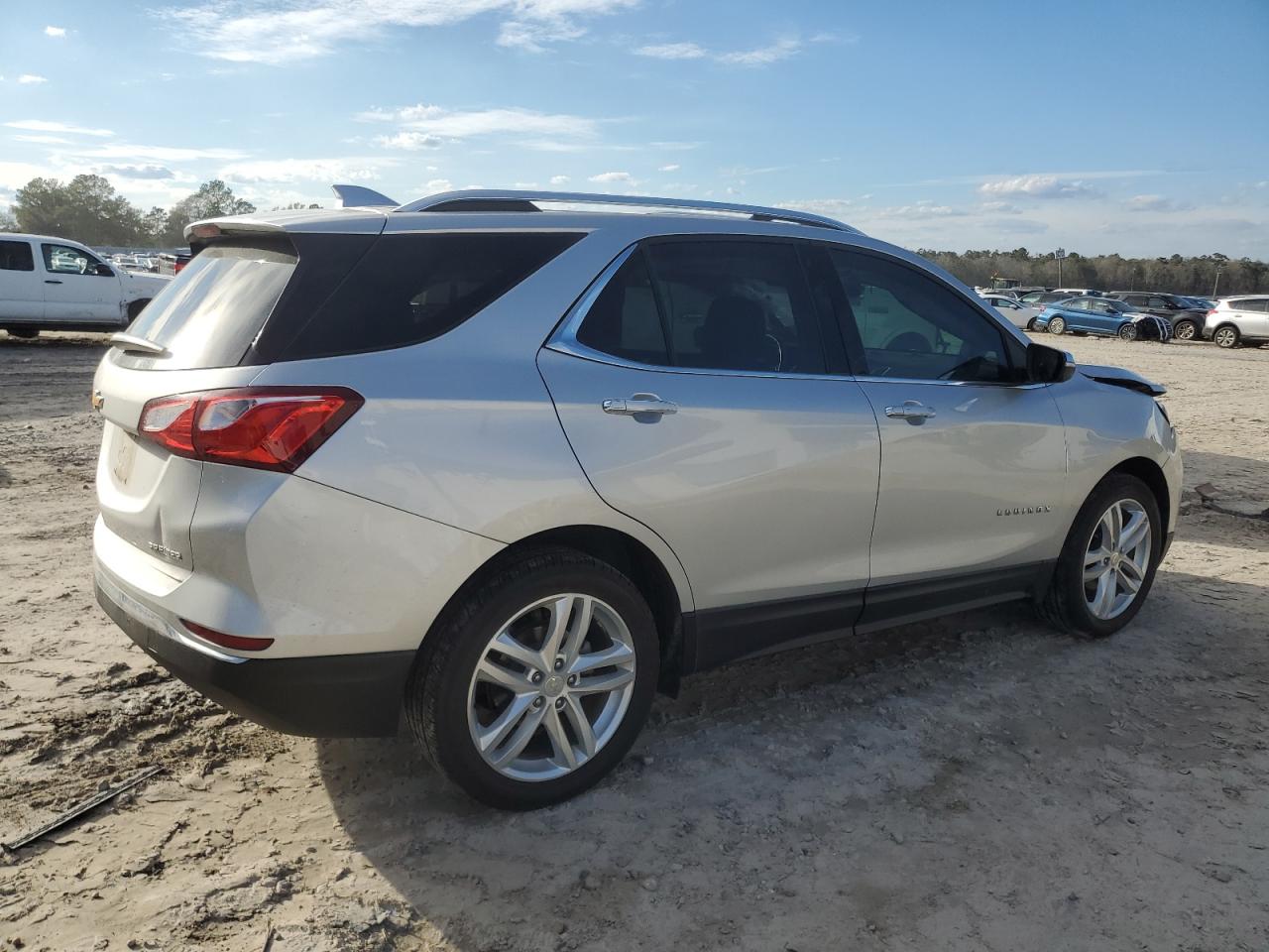 2020 Chevrolet Equinox VIN 3GNAXNEV0LS571090 Copart auction photo, front end damage thumbnail 3