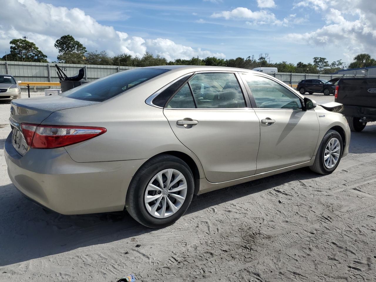2016 Toyota Camry VIN 4T1BD1FK6GU194916 Copart auction photo, front end / minor dent/scratches damage thumbnail 3