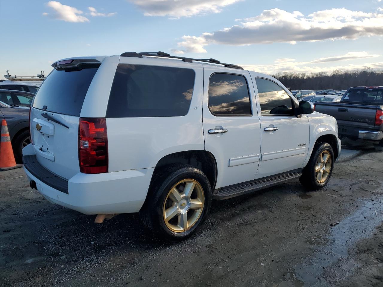 2013 Chevrolet Tahoe VIN 1GNSCBE02DR249297 Copart auction photo, side damage thumbnail 3