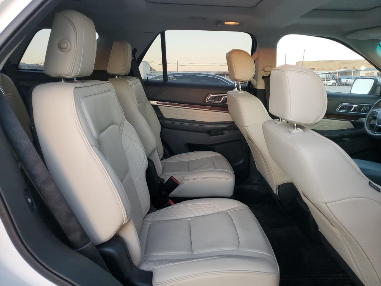 2016 Ford Explorer VIN 1FM5K8HT2GGC32755 Copart auction photo, front end damage thumbnail 11