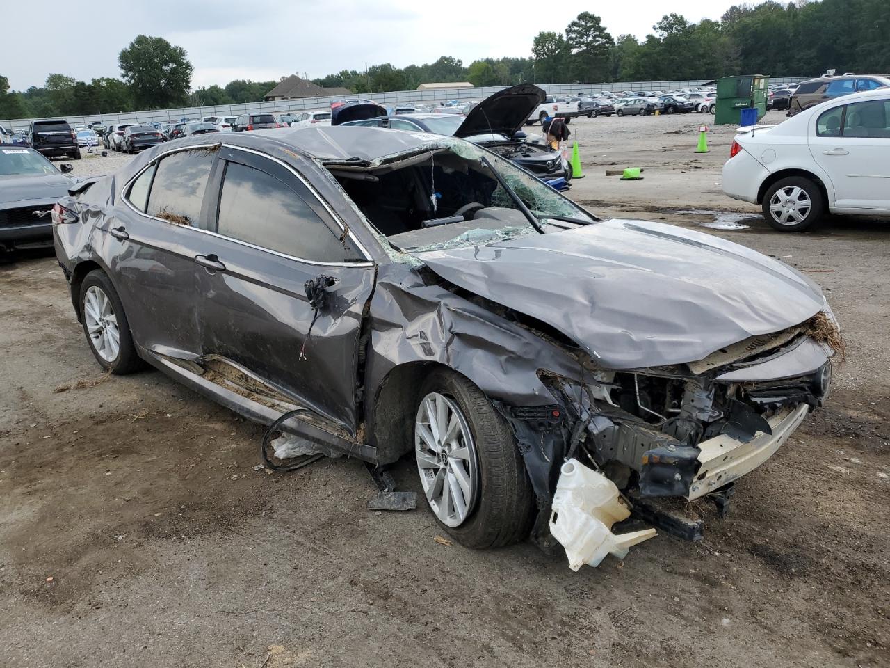 2022 Toyota Camry VIN 4T1C11AK2NU688868 Copart auction photo, all over damage thumbnail 4