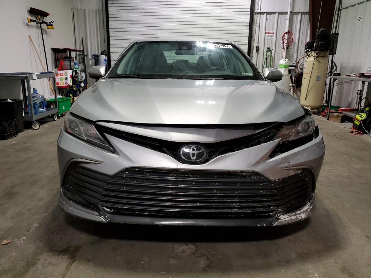 2022 Toyota Camry VIN 4T1C11AK2NU679412 Copart auction photo, front end damage thumbnail 5