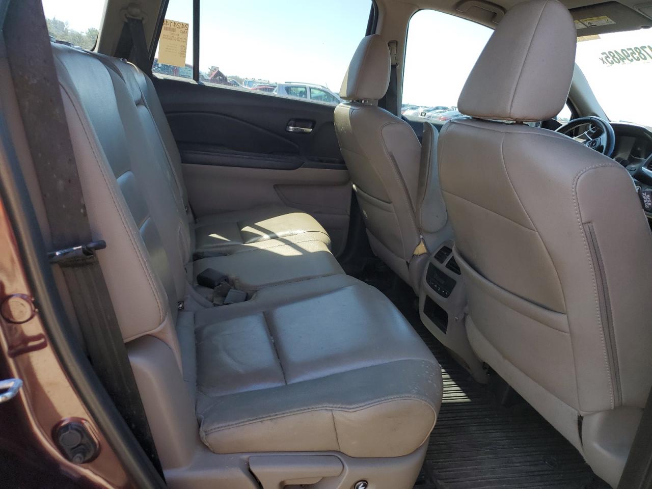 2017 Honda Pilot VIN 5FNYF5H52HB038390 Copart auction photo, biohazard/chemical / mechanical damage thumbnail 11