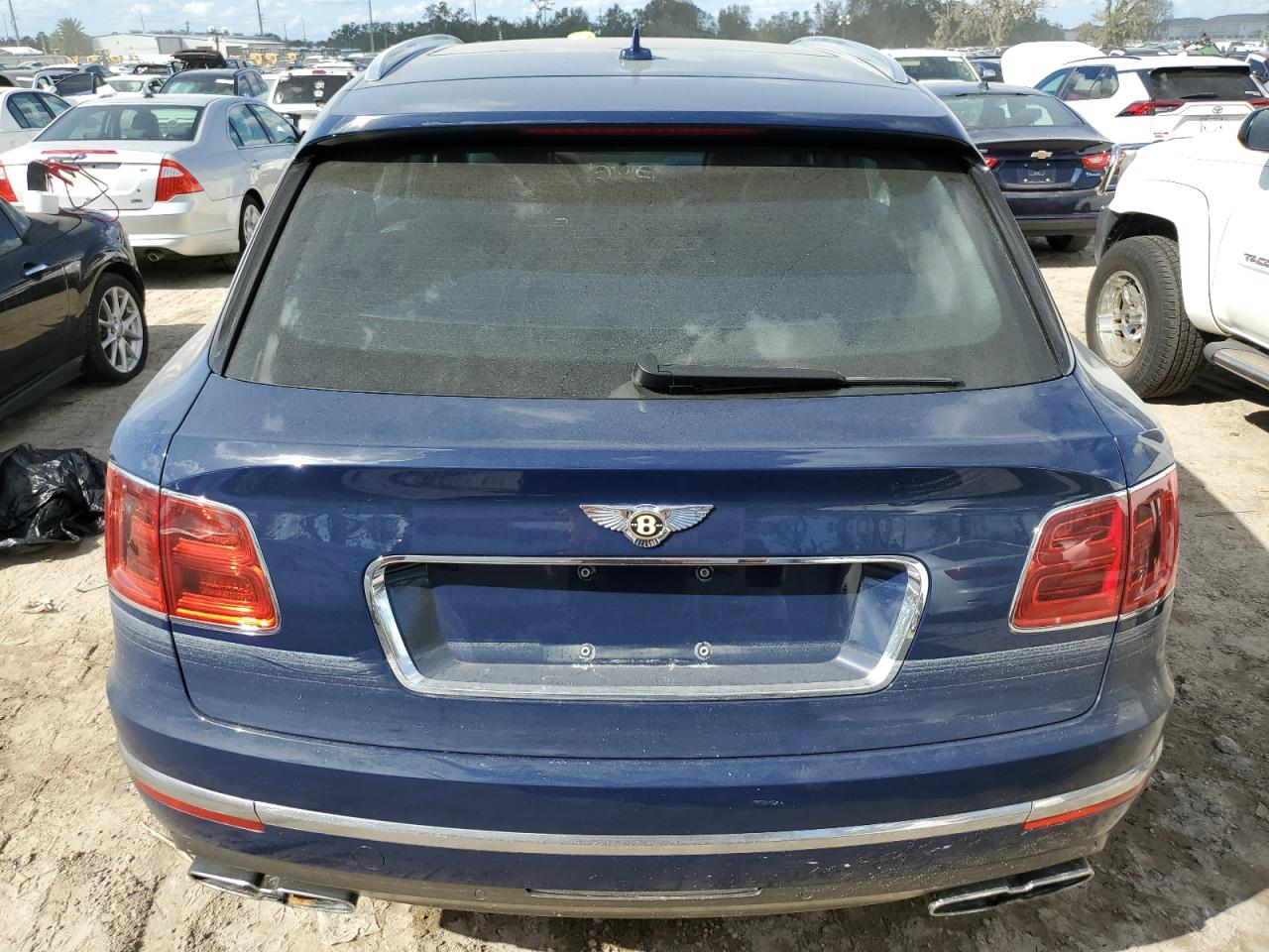 2020 Bentley Bentayga VIN SJAAM2ZV5LC027993 Copart auction photo, water/flood damage thumbnail 6