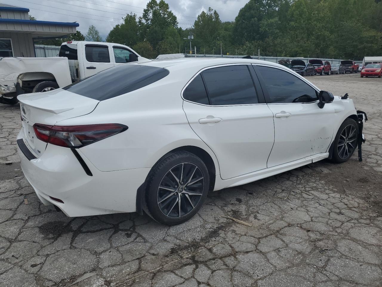 2022 Toyota Camry VIN 4T1G11AK0NU654199 Copart auction photo, front end / side damage thumbnail 3
