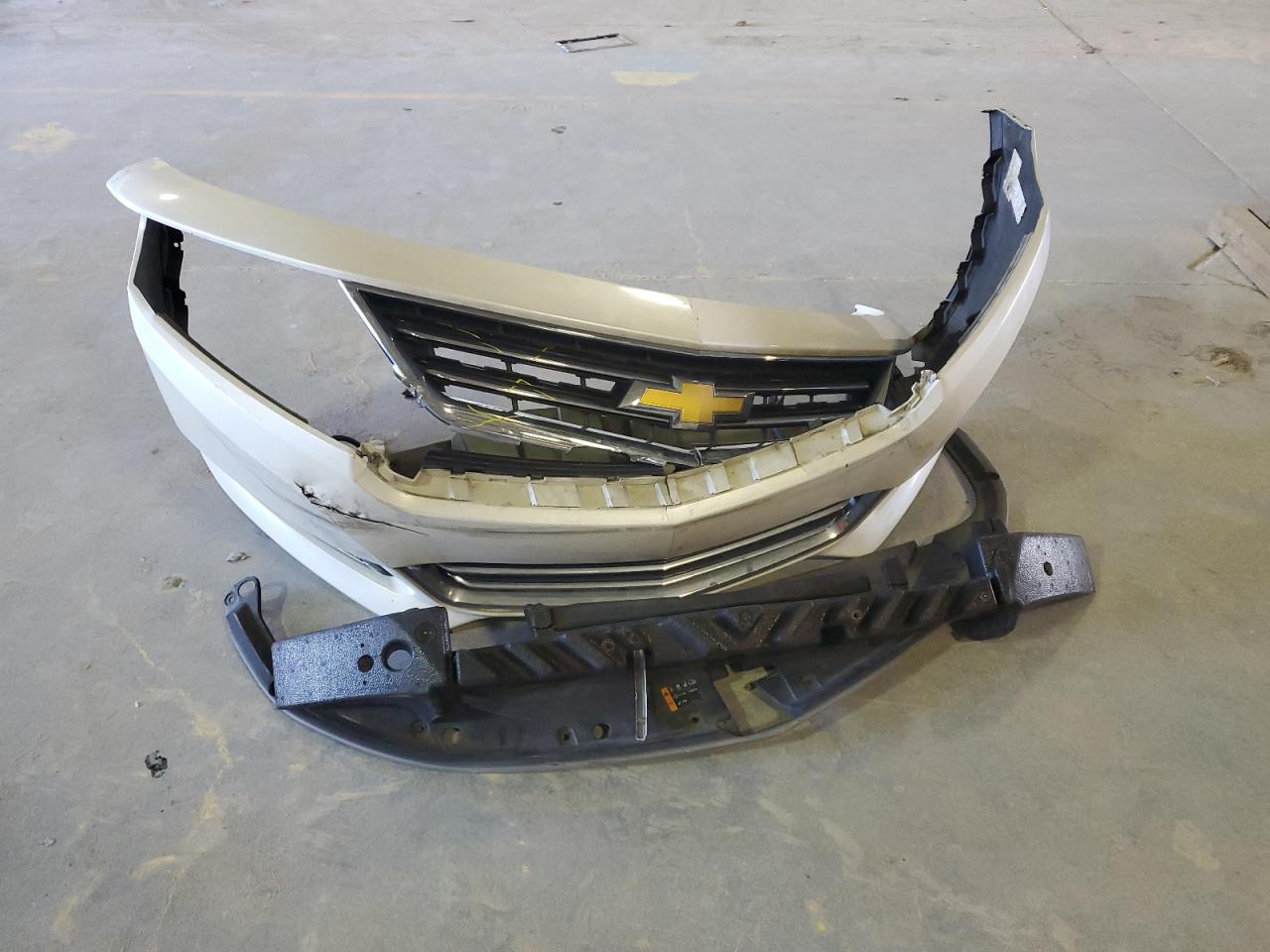 2014 Chevrolet Impala VIN 1G1155S30EU105043 Copart auction photo, front end / minor dent/scratches damage thumbnail 12