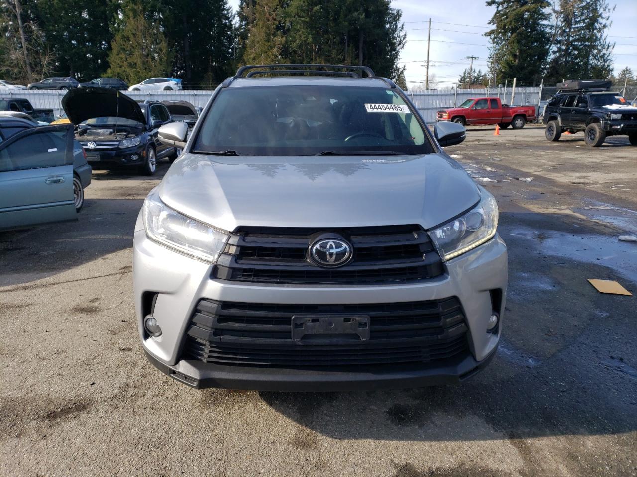 2017 Toyota Highlander VIN 5TDJZRFH7HS515582 Copart auction photo, rear end / front end damage thumbnail 5