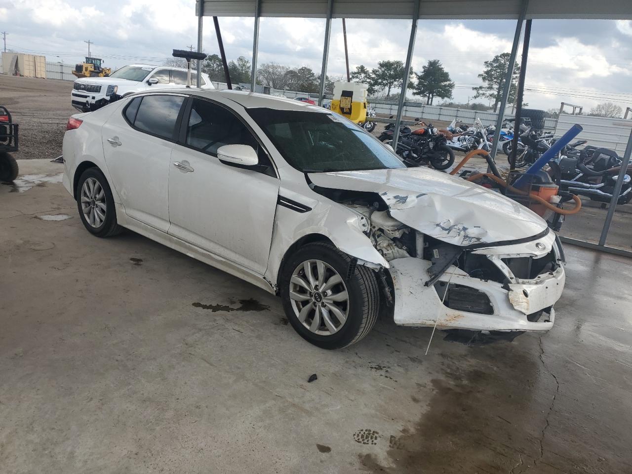 2015 KIA Optima VIN KNAGM4A77F5614431 Copart auction photo, front end / side damage thumbnail 4