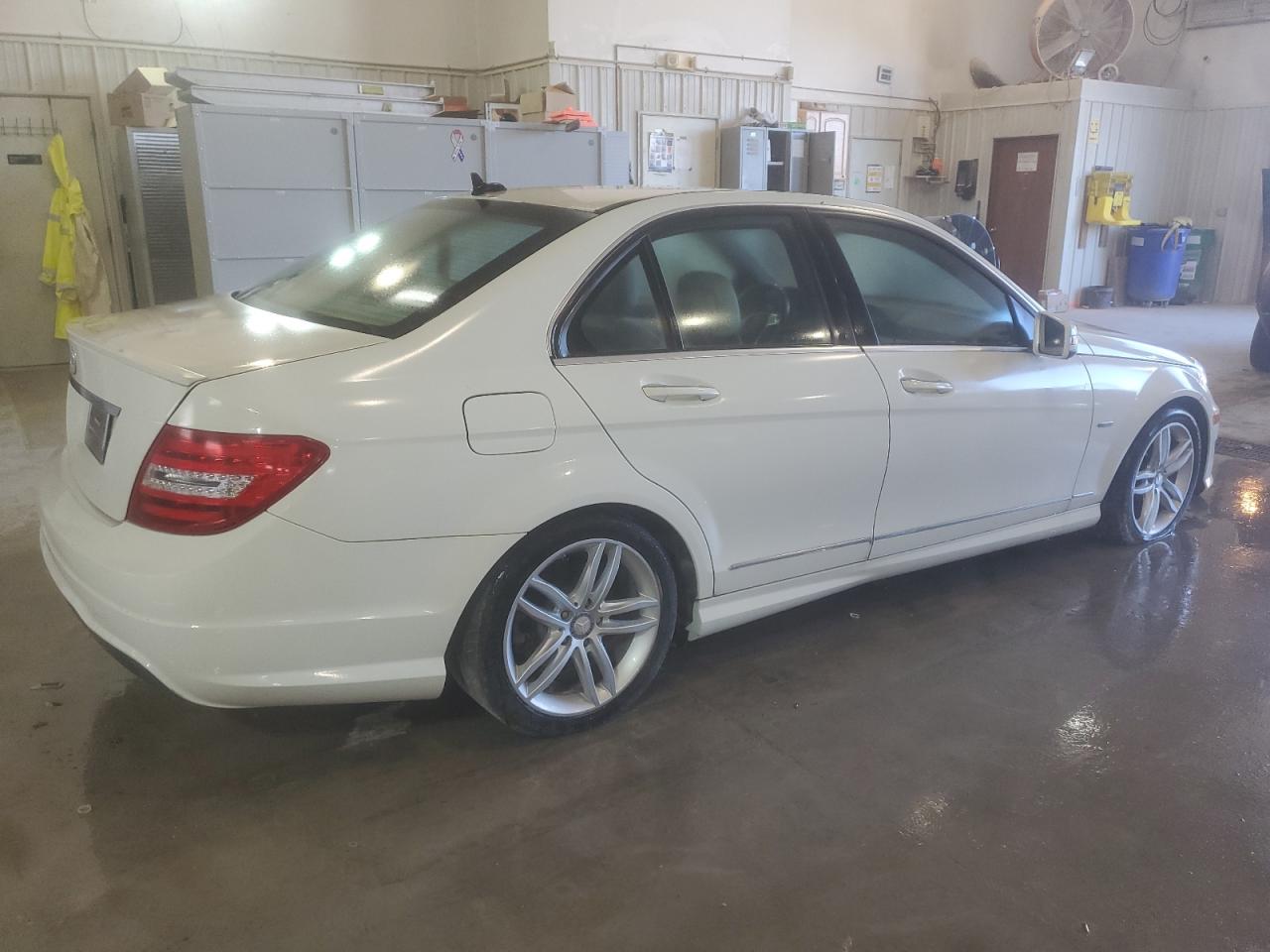 2012 Mercedes-Benz C-klasse VIN WDDGF4HB0CA614738 Copart auction photo, mechanical / minor dent/scratches damage thumbnail 3