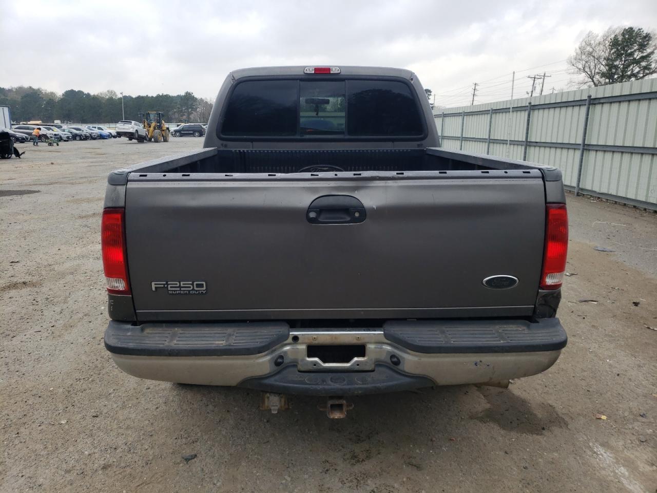 2003 Ford F250 VIN 1FTNW21PX3EB47879 Copart auction photo, minor dent/scratches damage thumbnail 6