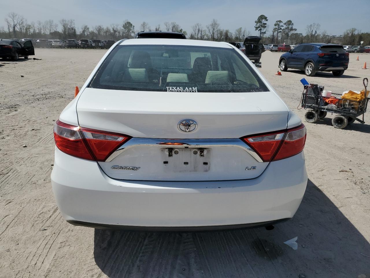 2016 Toyota Camry VIN 4T1BF1FK6GU568063 Copart auction photo, front end / minor dent/scratches damage thumbnail 6