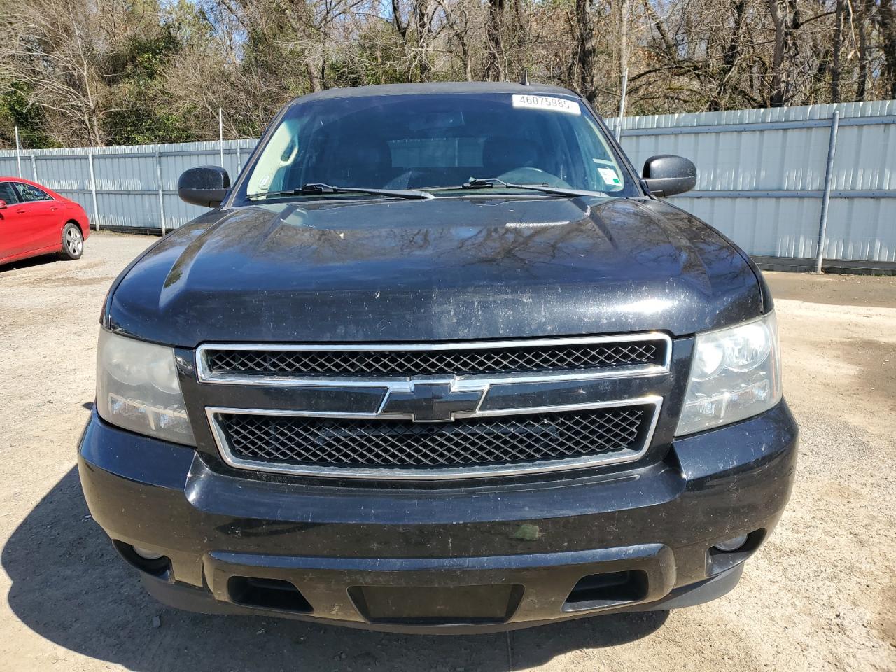 2014 Chevrolet Suburban VIN 1GNSCJE01ER117627 Copart auction photo, side / minor dent/scratches damage thumbnail 5