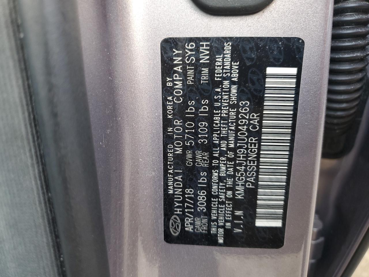2018 Genesis G90 VIN KMHG54JH9JU049263 Copart auction photo, front end / minor dent/scratches damage thumbnail 12