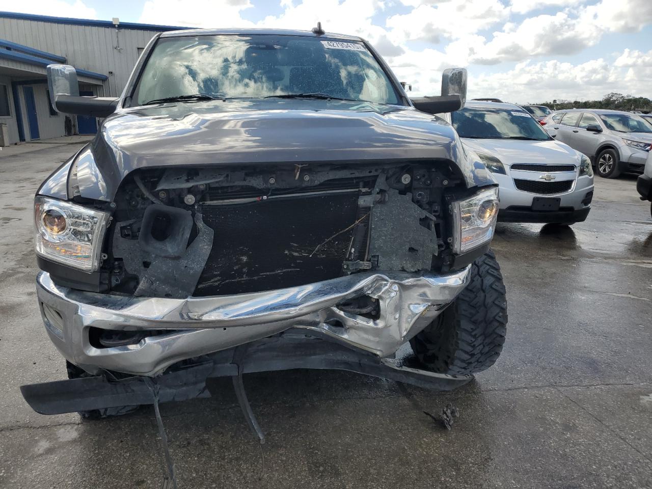 2014 RAM 2500 VIN 3C6UR5FL0EG148066 Copart auction photo, front end / minor dent/scratches damage thumbnail 5