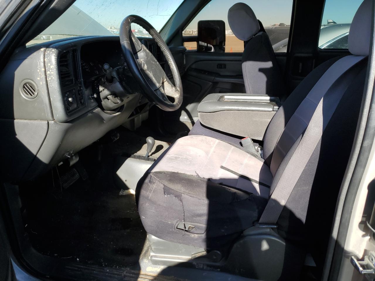 2005 GMC Sierra VIN 1GTHK29295E283506 Copart auction photo, vandalism / mechanical damage thumbnail 7