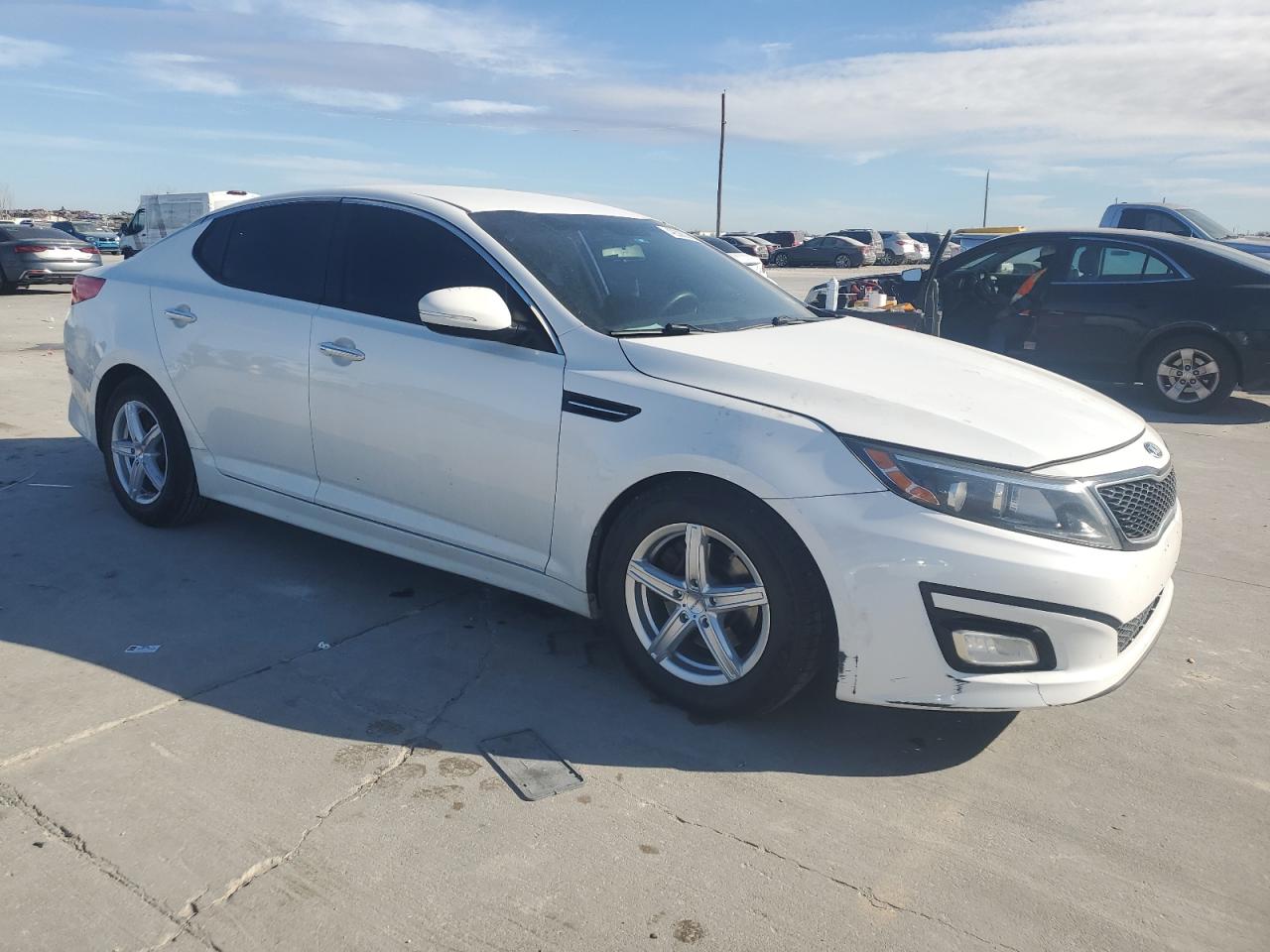2015 KIA Optima VIN KNAGM4A72F5622470 Copart auction photo, front end damage thumbnail 4