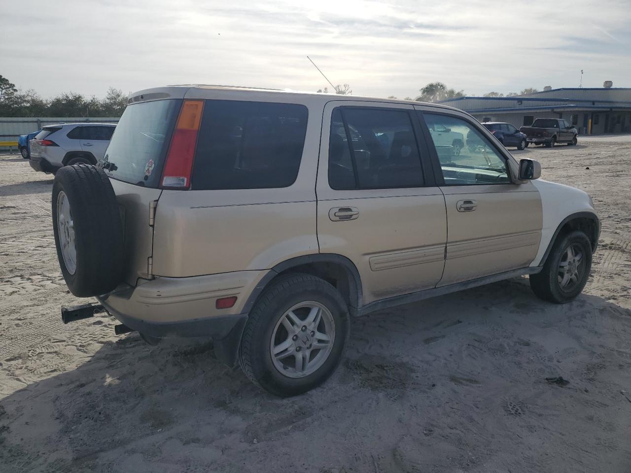 2000 Honda CR-V VIN JHLRD1877YS023586 Copart auction photo, top/roof / minor dent/scratches damage thumbnail 3