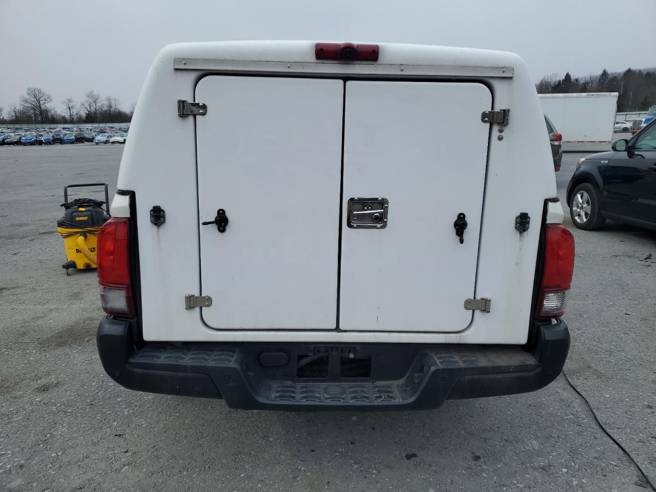 2020 Toyota Tacoma VIN 3TYRX5GN4LT004883 Copart auction photo, side damage thumbnail 6