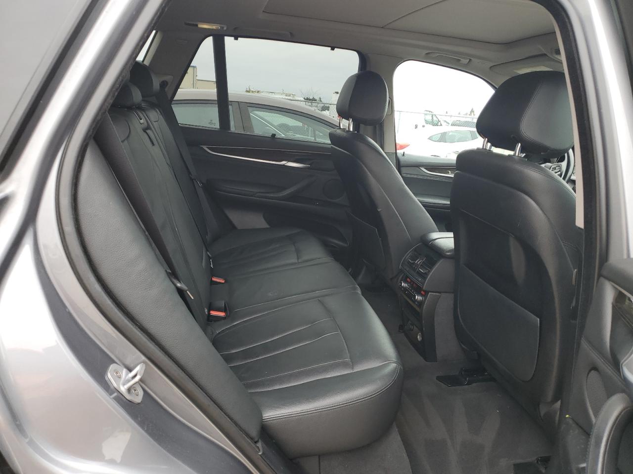 2016 BMW X5 VIN 5UXKR0C53G0P32329 Copart auction photo, minor dent/scratches damage thumbnail 11