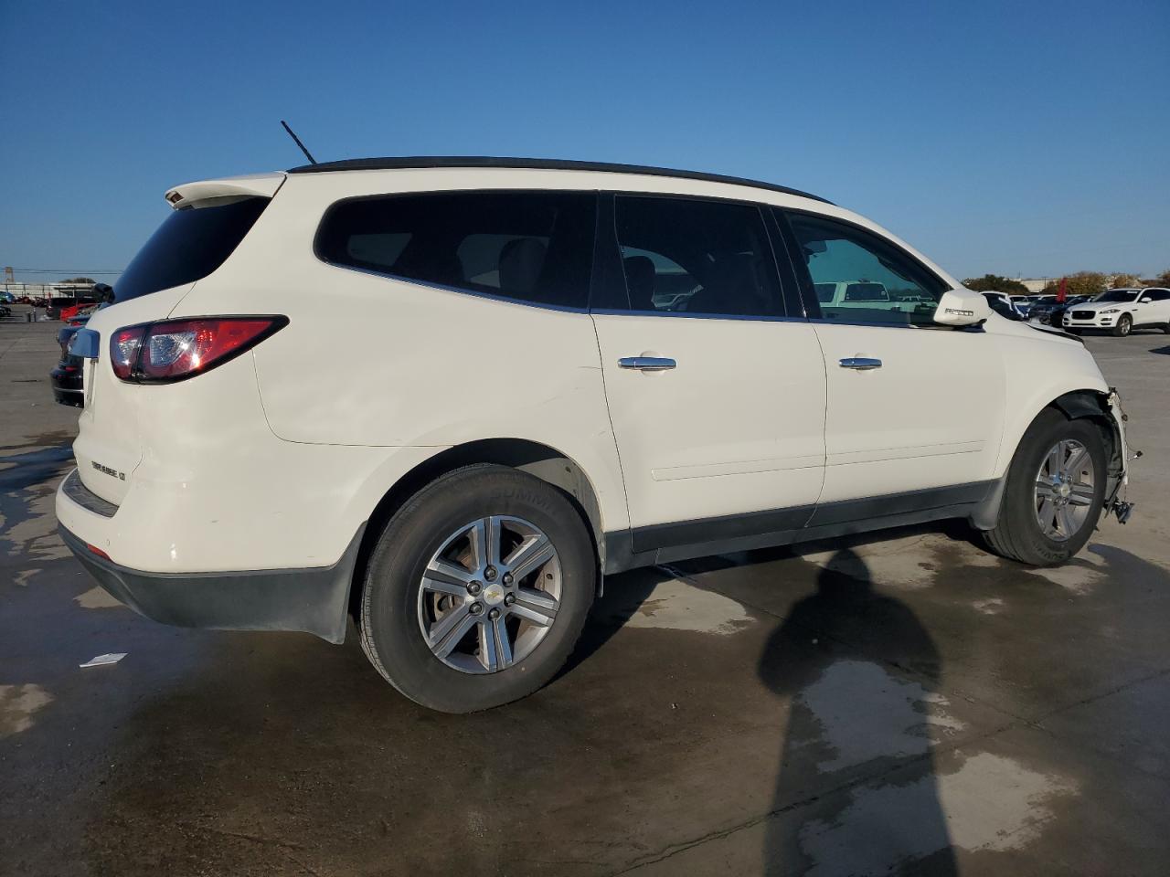 2015 Chevrolet Traverse VIN 1GNKRHKD8FJ182442 Copart auction photo, front end / minor dent/scratches damage thumbnail 3