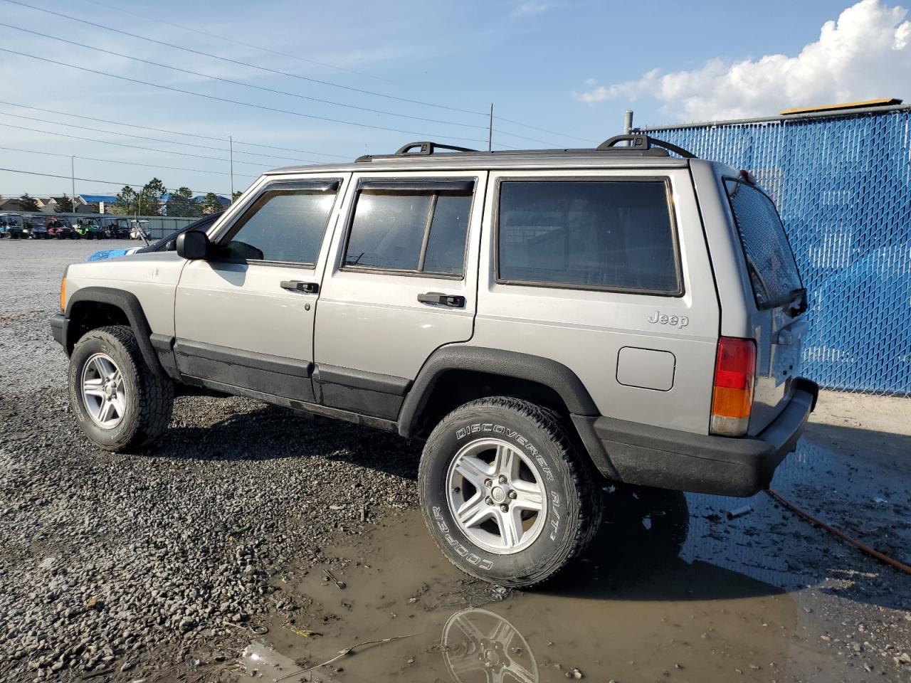 2001 Jeep Cherokee VIN 1J4FF58S61L579050 Copart auction photo, vandalism damage thumbnail 2