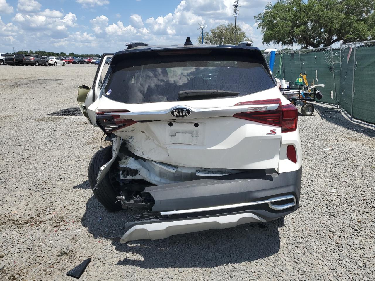 2021 KIA Seltos VIN KNDEUCAA7M7185390 Copart auction photo, all over damage thumbnail 6