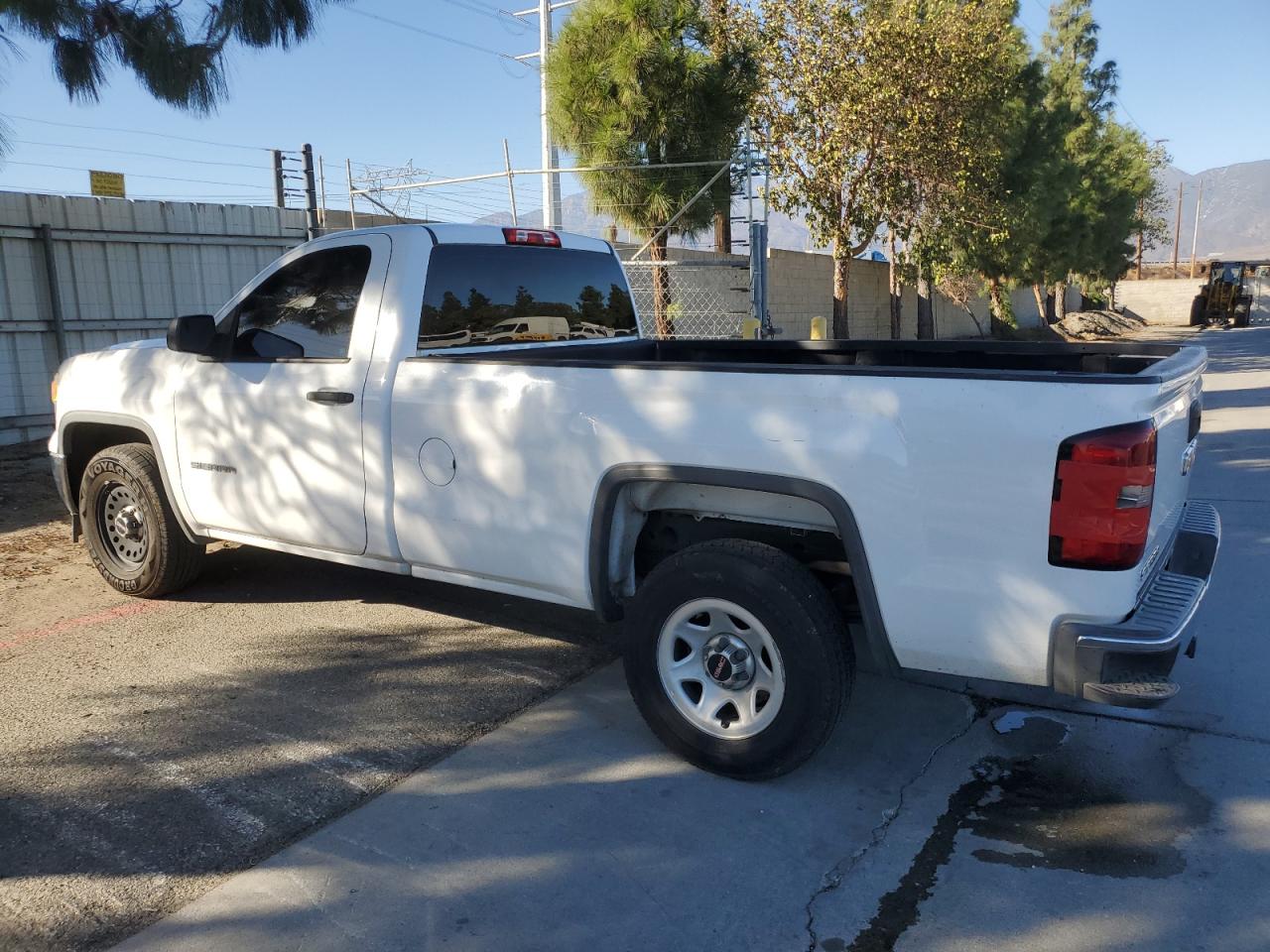 2015 GMC Sierra VIN 1GTN1TEC3FZ903738 Copart auction photo, normal wear damage thumbnail 2