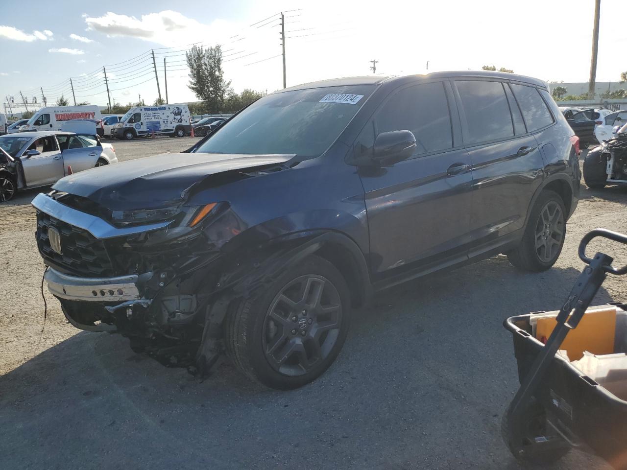 2022 Honda Passport VIN 5FNYF7H54NB004426