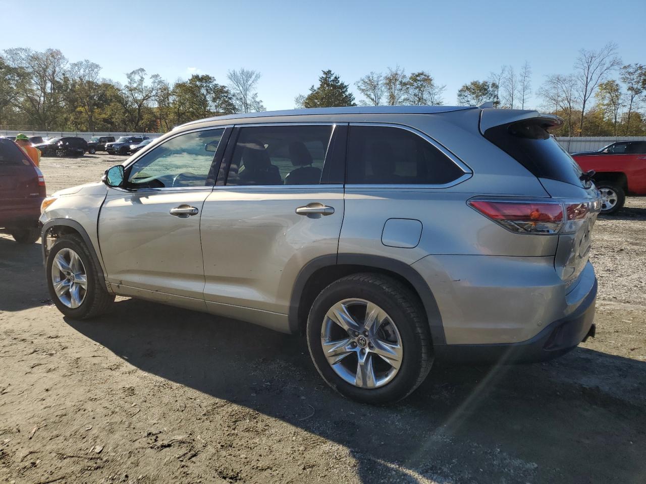 2016 Toyota Highlander VIN 5TDYKRFH5GS120317 Copart auction photo, front end damage thumbnail 2