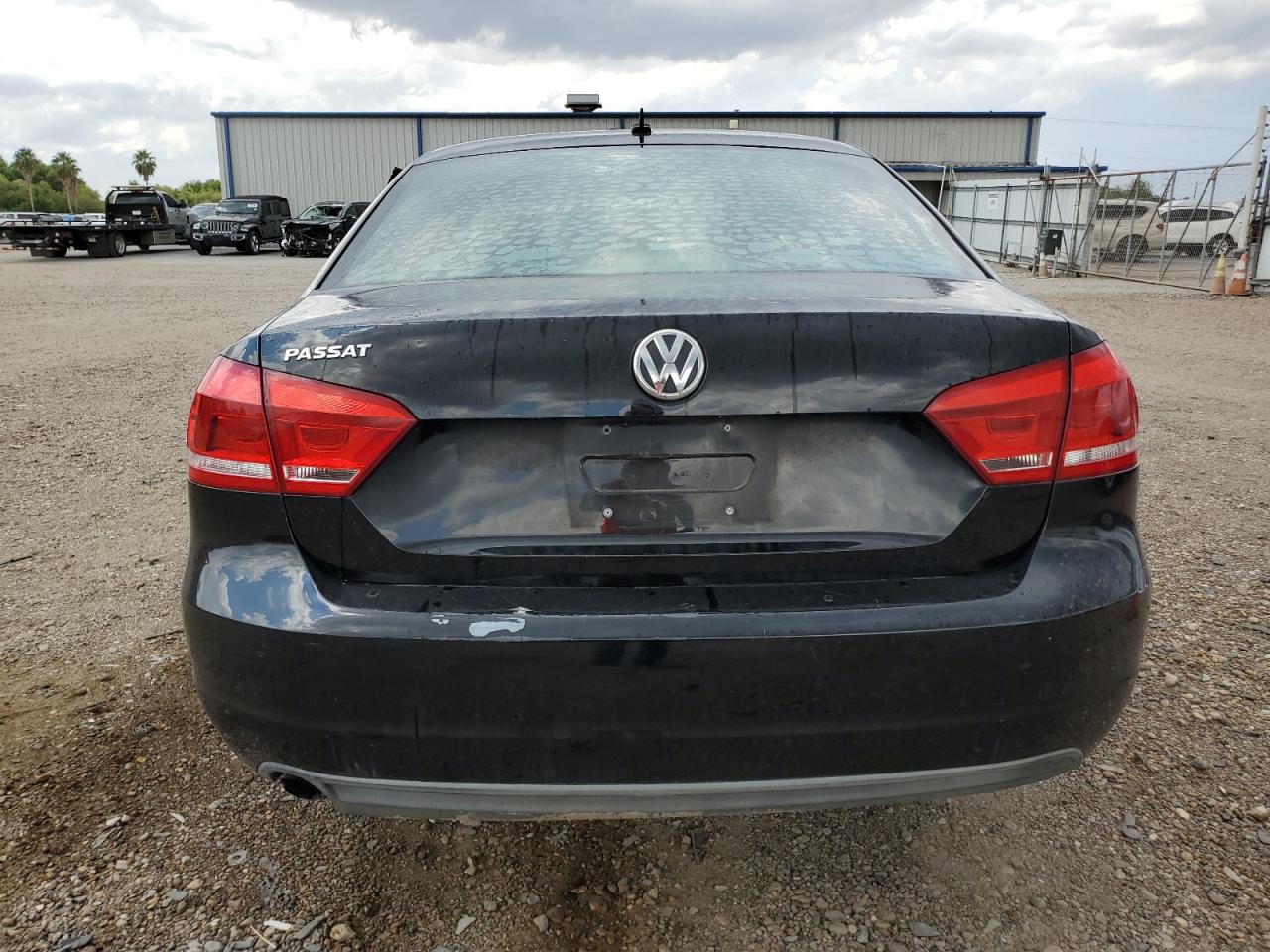 2014 Volkswagen Passat VIN 1VWAP7A35EC010138 Copart auction photo, side / minor dent/scratches damage thumbnail 6