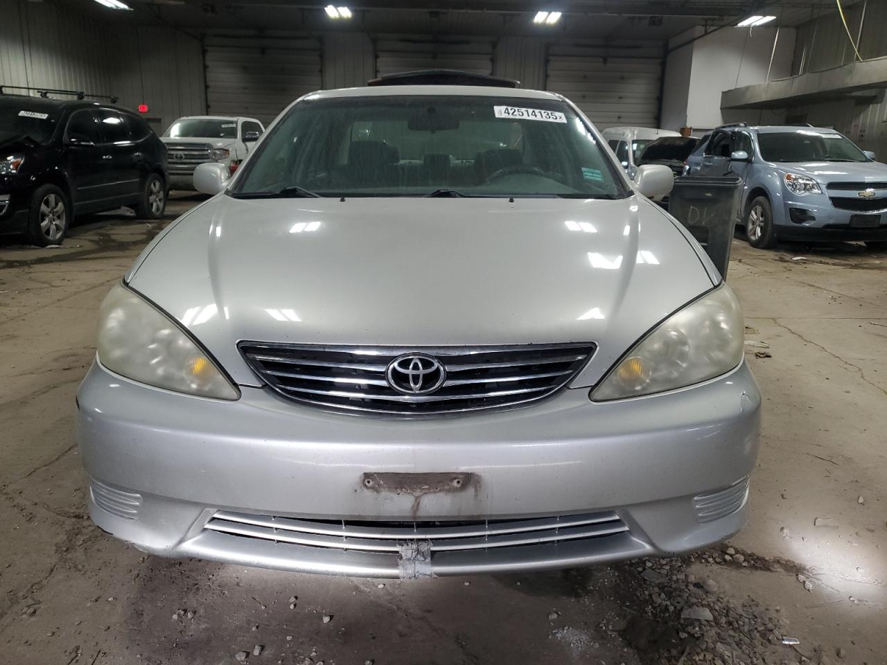 2005 Toyota Camry VIN 4T1BF32K85U109552 Copart auction photo, minor dent/scratches damage thumbnail 5