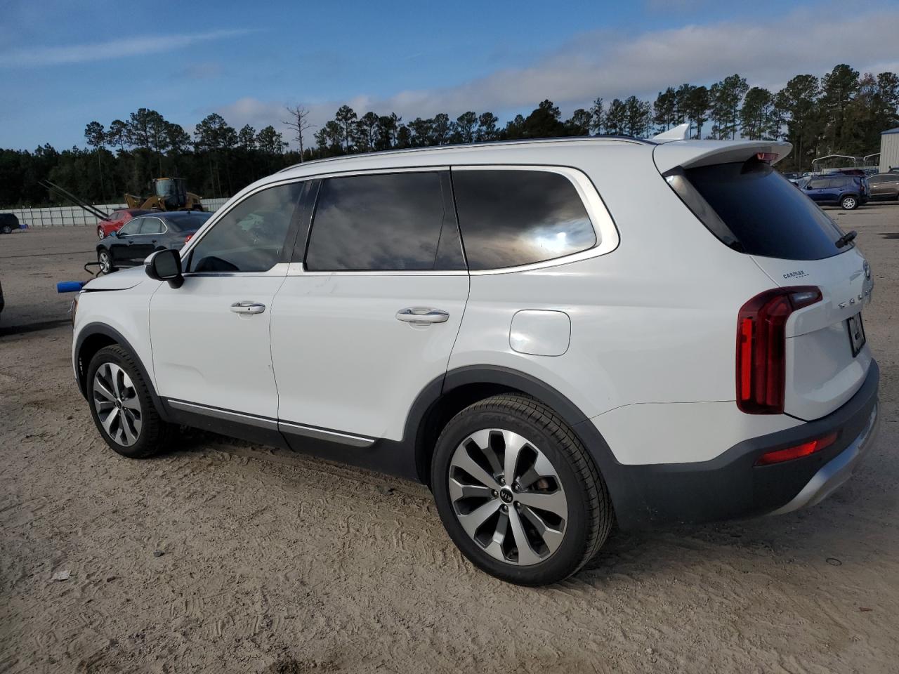 2020 KIA Telluride VIN 5XYP64HC3LG037643 Copart auction photo, all over damage thumbnail 2