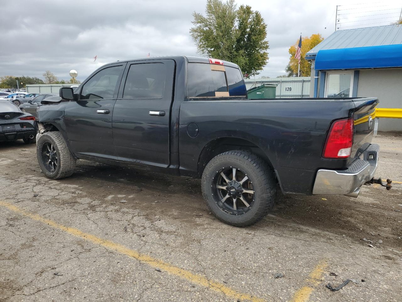2017 RAM 1500 VIN 3C6RR7LT0HG511444 Copart auction photo, front end / minor dent/scratches damage thumbnail 2