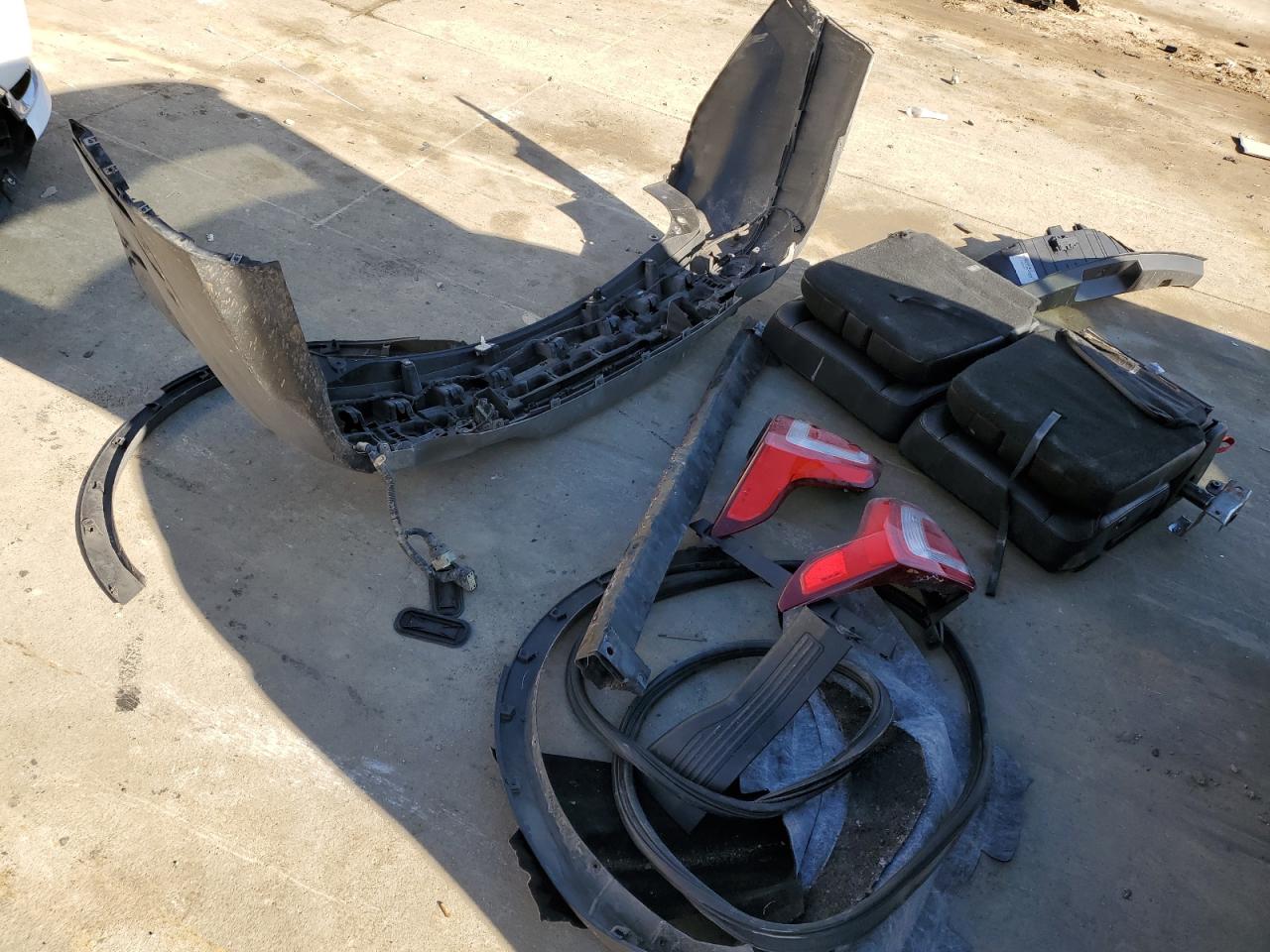 2016 Ford Explorer VIN 1FM5K8D86GGC28838 Copart auction photo, rear end damage thumbnail 15