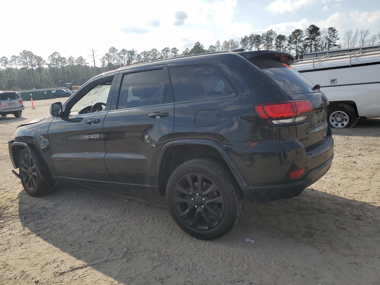 2018 Jeep Grand Cherokee VIN 1C4RJFAG1JC207919 Copart auction photo, front end damage thumbnail 2