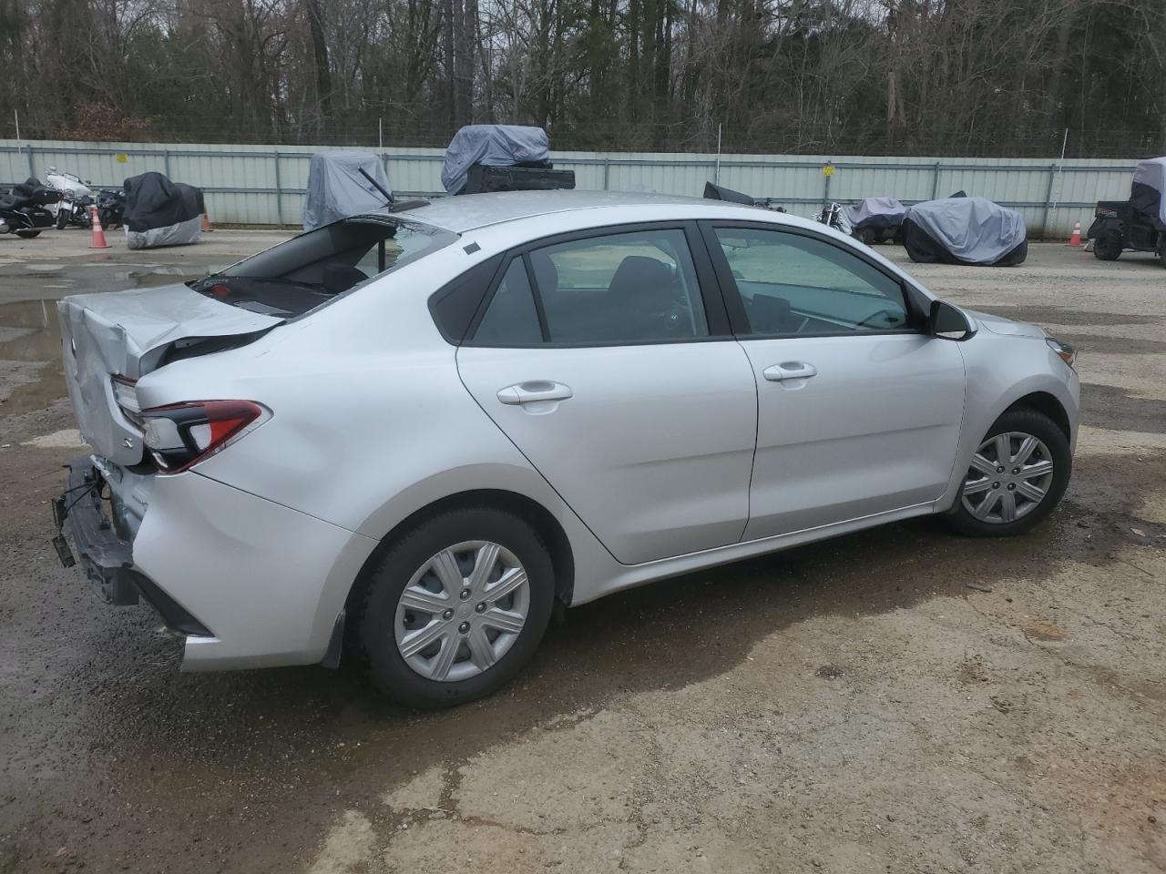 2021 KIA Rio VIN 3KPA24AD2ME418595 Copart auction photo, rear end / minor dent/scratches damage thumbnail 3